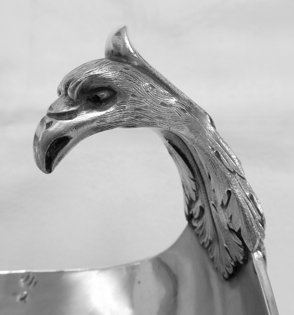 Saucière casque de style Empire en argent massif, poinçon Minerve, époque XIXe circa 1840