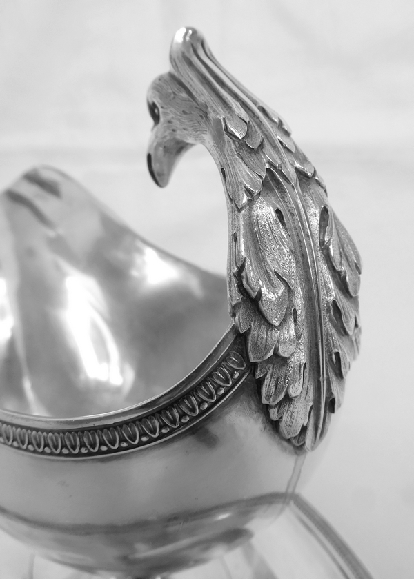 Saucière casque de style Empire en argent massif, poinçon Minerve, époque XIXe circa 1840