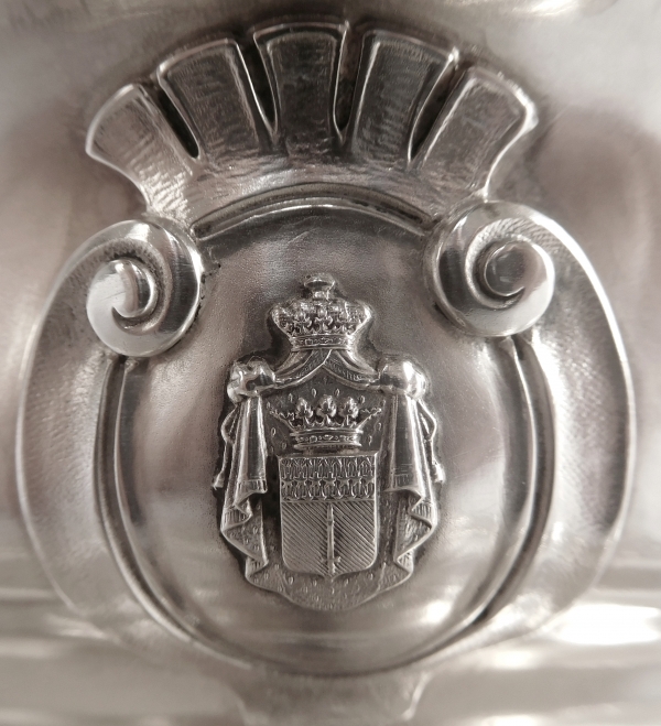 Saucière de style Régence en argent massif, armes de la famille Lannes de Montebello
