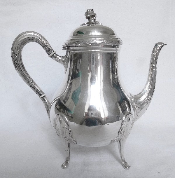 Service à thé et café de style Louis XVI en argent massif, poinçon Minerve, par Puiforcat