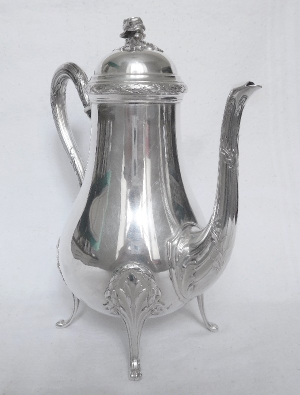 Service à thé et café de style Louis XVI en argent massif, poinçon Minerve, par Puiforcat