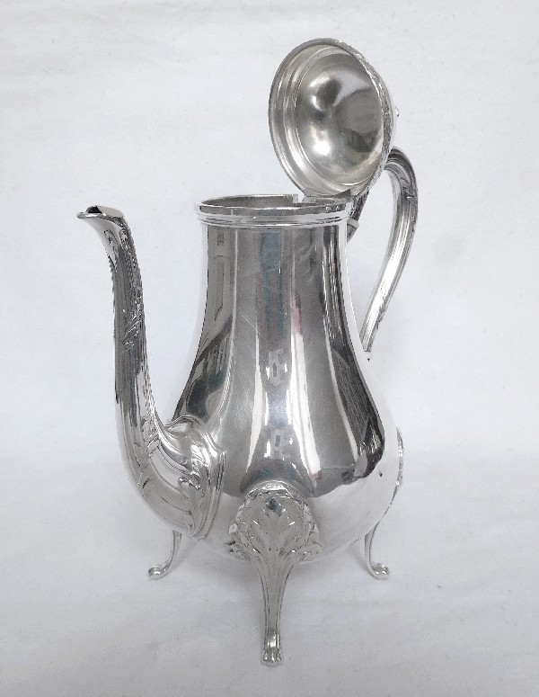 Service à thé et café de style Louis XVI en argent massif, poinçon Minerve, par Puiforcat