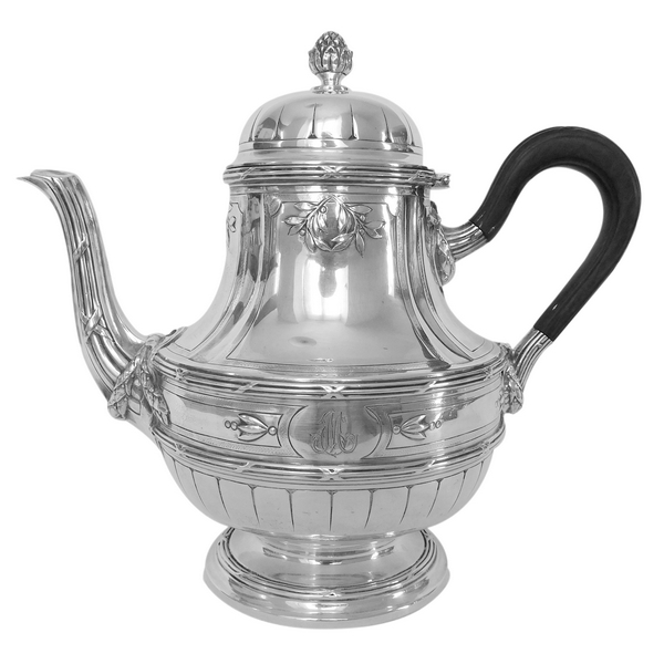 Théière de style Louis XVI en argent massif par Lapar, poinçon Minerve