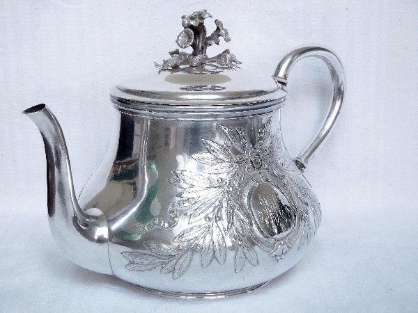 Très grande théière de style Louis XVI en argent massif, poinçon Minerve, par Odiot