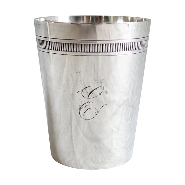Timbale / gobelet en argent massif, poinçon Minerve, monogramme L