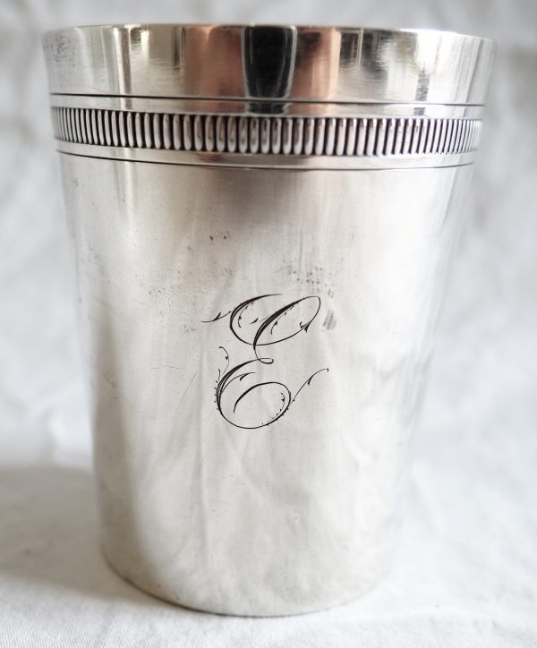 Timbale / gobelet en argent massif, poinçon Minerve, monogramme L