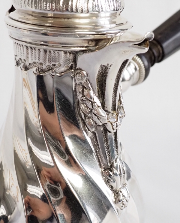 Verseuse à prise latérale / cafetière égoïste de style Louis XV en argent massif - poinçon Minerve