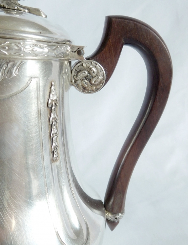 Puiforcat : verseuse / cafetière de style Louis XVI en argent massif, poinçon Minerve