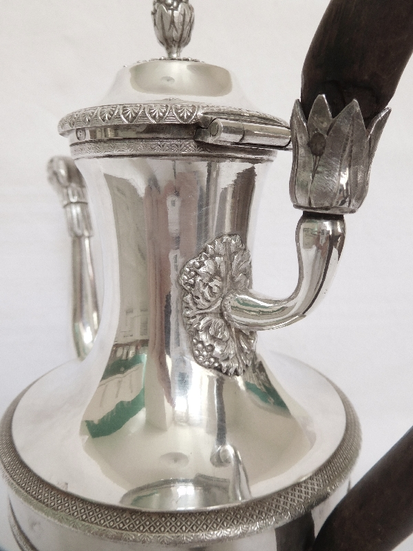 Verseuse / cafetière d'époque Empire en argent massif, armoiries, poinçon coq