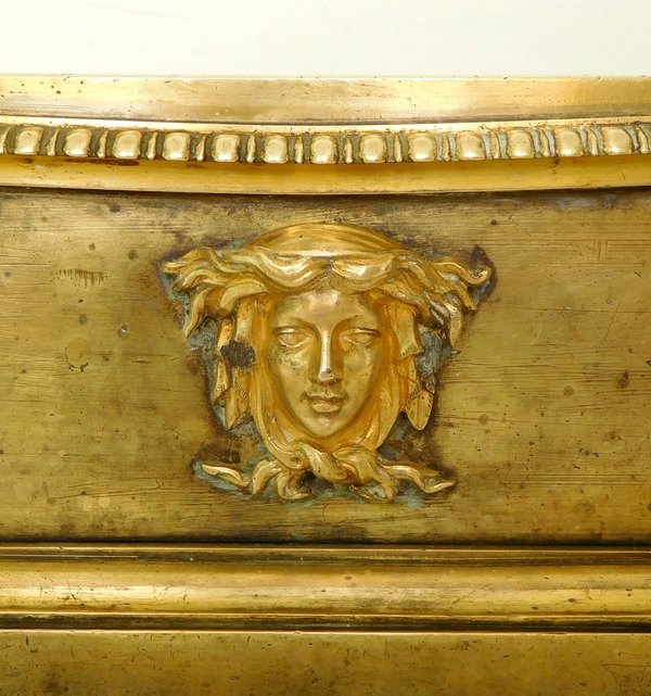 Barre de cheminée aux lionnes en bronze doré d'époque Empire par Claude Galle