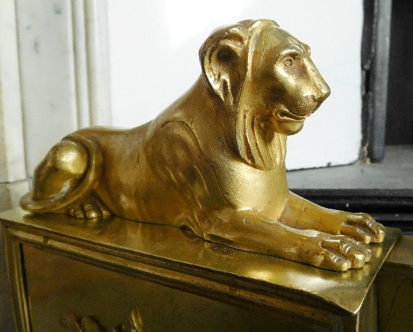 Barre de cheminée aux lions, époque Empire (modèle Claude Galle) en bronze ciselé & doré