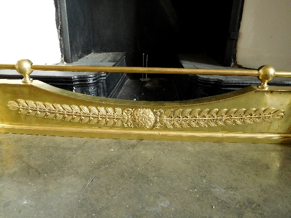 Barre de cheminée aux lions, époque Empire (modèle Claude Galle) en bronze ciselé & doré