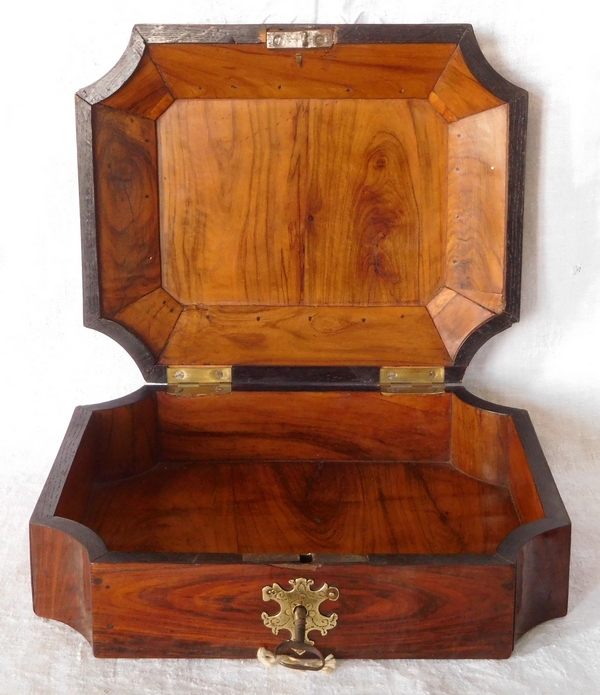 Louis XV violet wood marquetry wig box, mid 18th century circa 1740