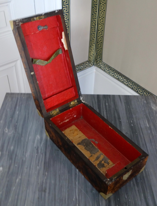 Boîte, coffret de marine d'époque Empire en placage de loupe et laiton
