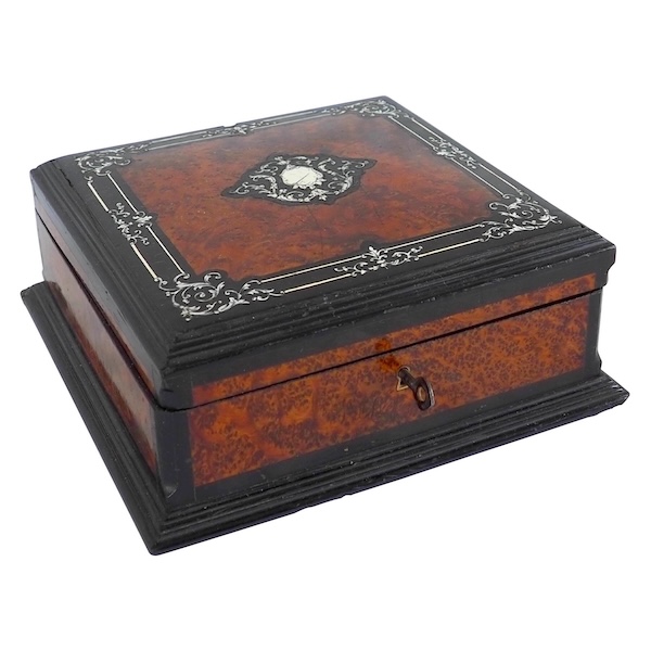 Boite / cassette / coffret à bijoux d'époque Napoléon III en marqueterie