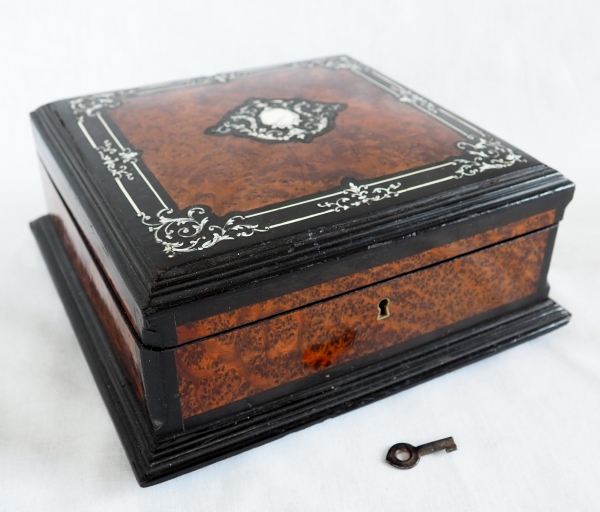 Boite / cassette / coffret à bijoux d'époque Napoléon III en marqueterie