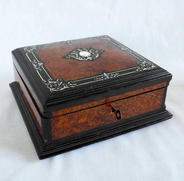 Boite / cassette / coffret à bijoux d'époque Napoléon III en marqueterie