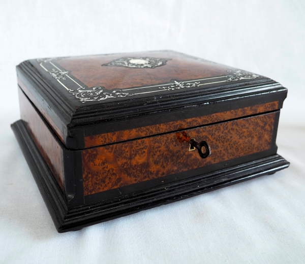 Boite / cassette / coffret à bijoux d'époque Napoléon III en marqueterie