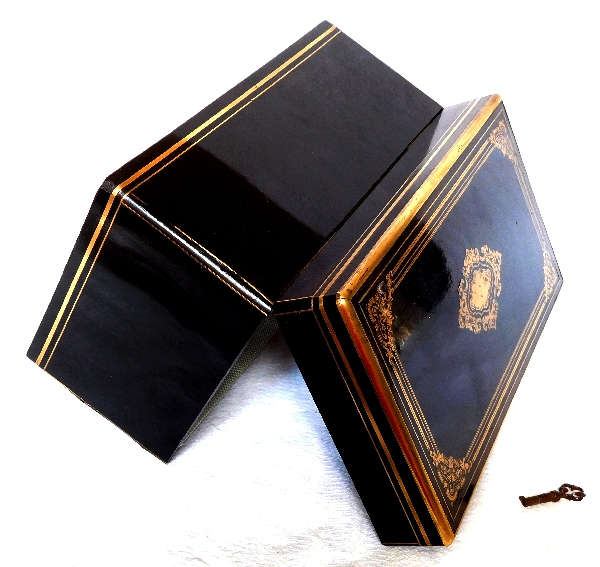 Tahan fournisseur de l'Empereur, coffret / boîte à bijoux en bois, marqueterie Boulle