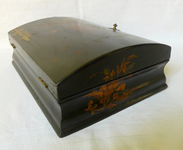 Louis XV wig box - Chinese style lacquered decoration - 18th century