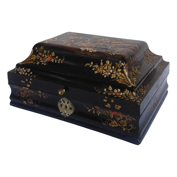 Louis XV wig box - Chinese style lacquered decoration - 18th century