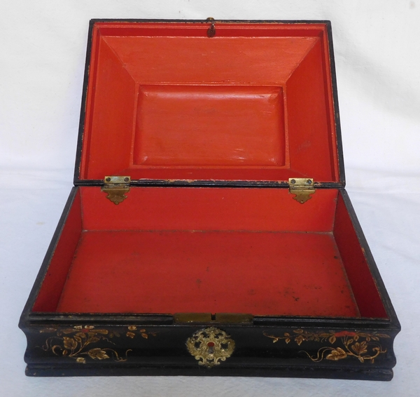 Louis XV wig box - Chinese style lacquered decoration - 18th century