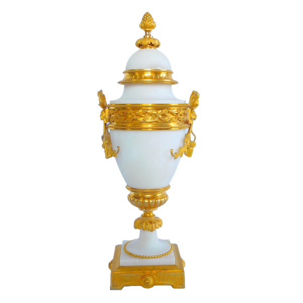 Grande cassolette de style Louis XVI en marbre et bronze doré