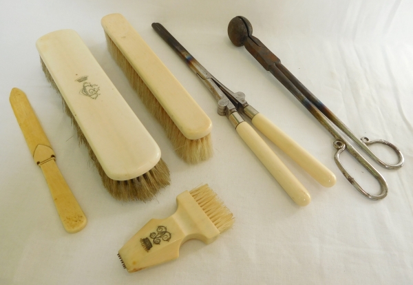 Aucoc : travel / vanity set, crown of Count and C monogram, 45 items