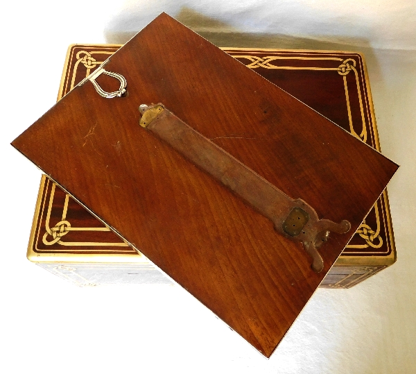 Aucoc : mahogany jewelry box, crown of count inlaid