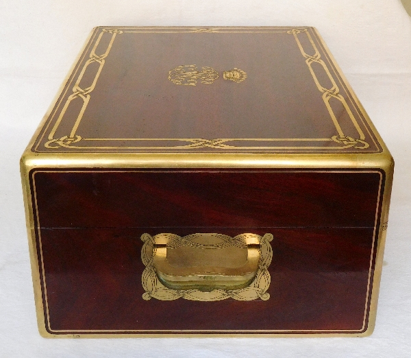 Aucoc : mahogany jewelry box, crown of count inlaid