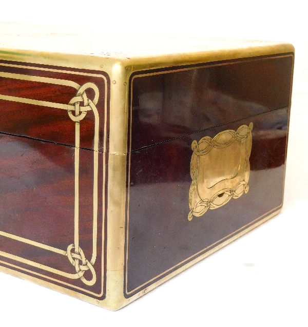 Aucoc : mahogany jewelry box, crown of count inlaid