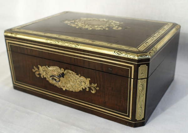 Large amaranth marquetry jewelry box, Napoleon III period circa 1850