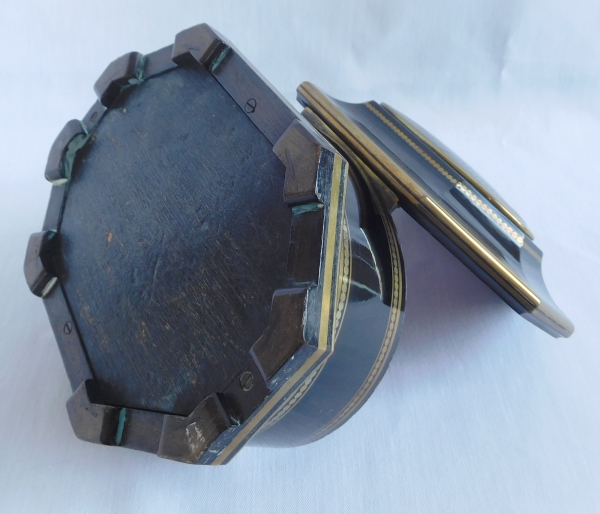 Tahan - supplier of the Emperor - ebony and brass jewelry box