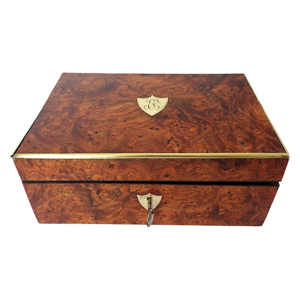 Coffret d'époque Empire en loupe et laiton monogramme JE ou EJ