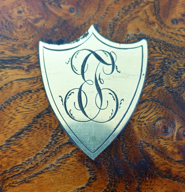 Coffret d'époque Empire en loupe et laiton monogramme JE ou EJ