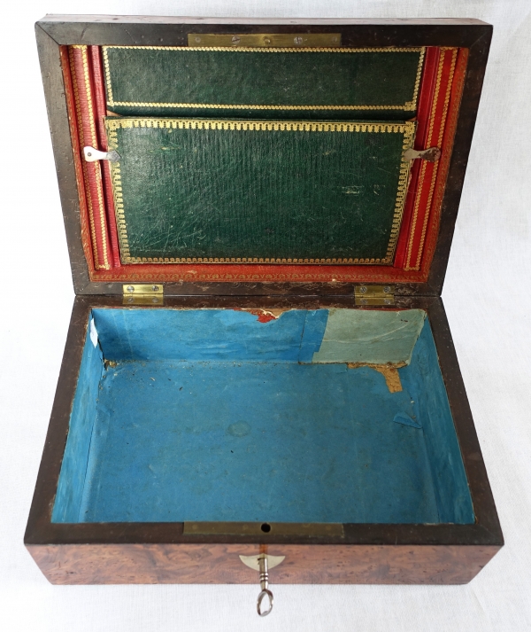 Coffret d'époque Empire en loupe et laiton monogramme JE ou EJ