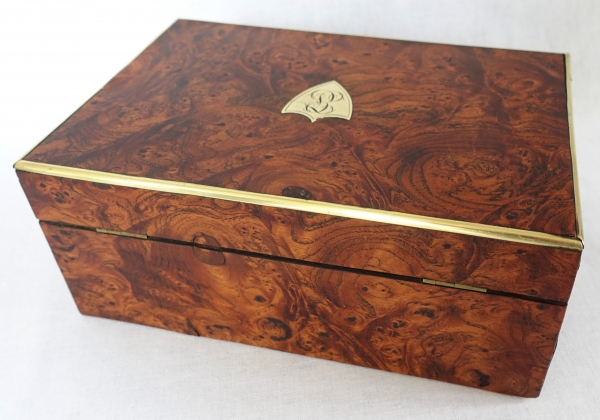Coffret d'époque Empire en loupe et laiton monogramme JE ou EJ