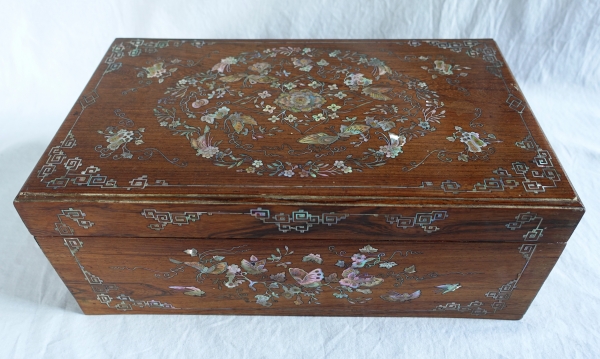 Indo-Chinese rosewood box, mother of pearl marquetry - late 19th century