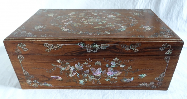 Indo-Chinese rosewood box, mother of pearl marquetry - late 19th century