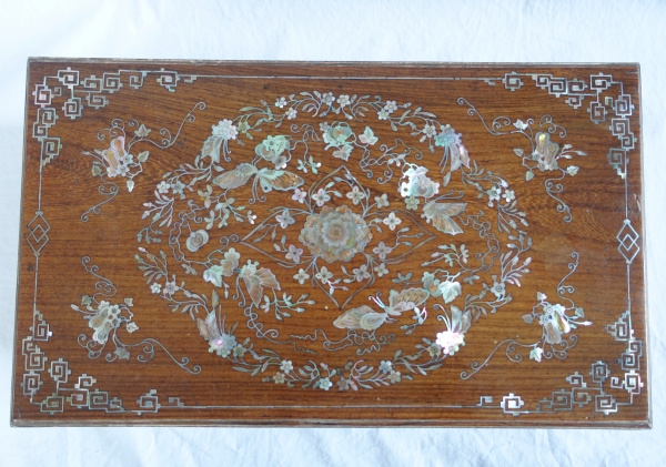 Indo-Chinese rosewood box, mother of pearl marquetry - late 19th century