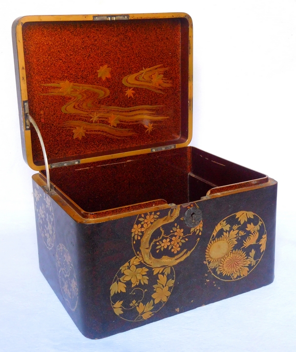 Coffret en laque du Japon, époque Meiji - XIXe siècle - décor doré et pailleté