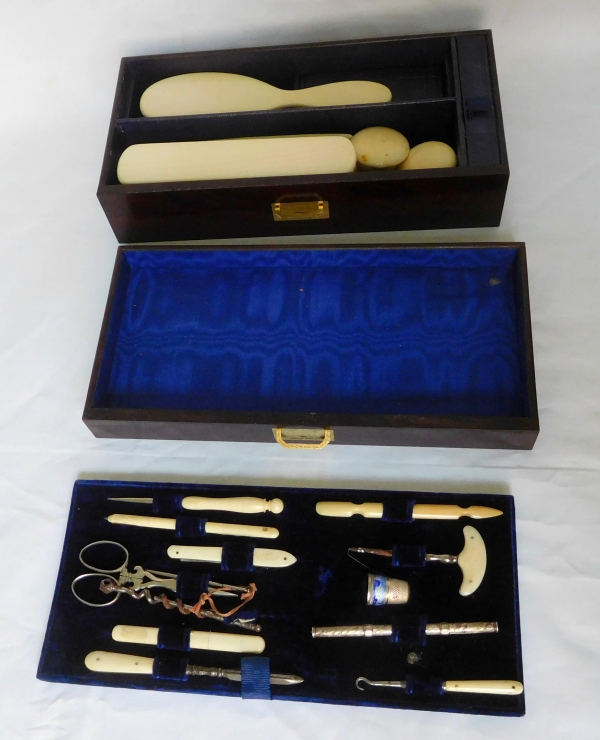 Sormani : coffret nécessaire de voyage aux armoiries du Comte de Fenoyl, vers 1856 - 28 pièces