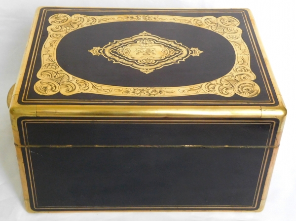 Sormani : coffret nécessaire de voyage aux armoiries du Comte de Fenoyl, vers 1856 - 28 pièces