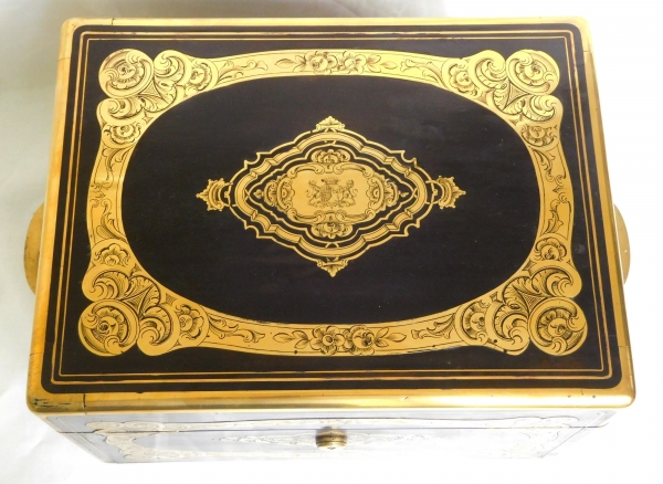 Sormani : coffret nécessaire de voyage aux armoiries du Comte de Fenoyl, vers 1856 - 28 pièces