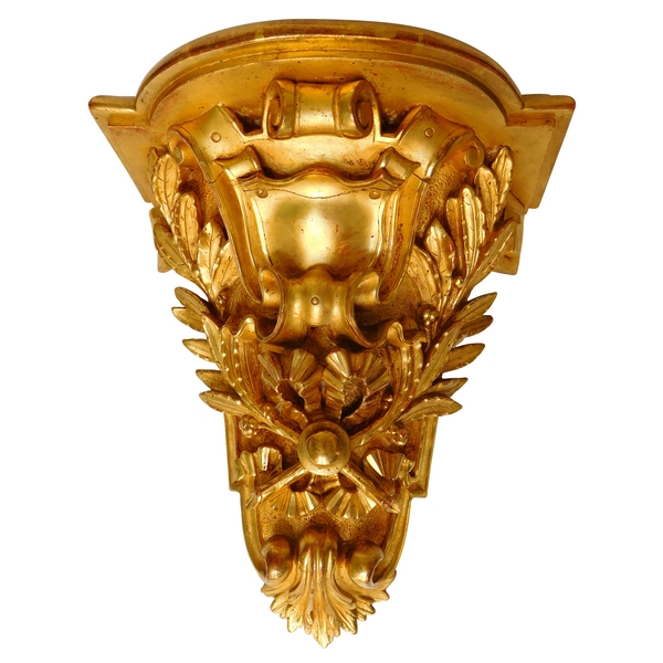 Console d’applique de style Louis XVI en bois doré à la feuille d'or, époque XIXe