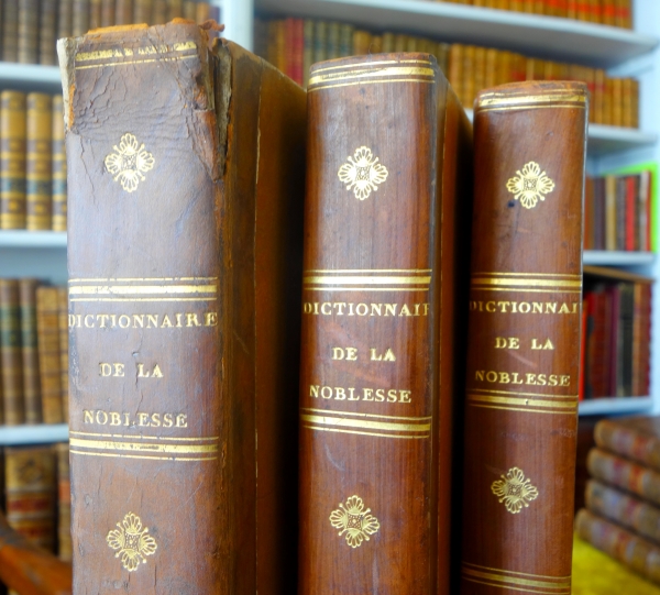 Héraldique : dictionnaire universel de la noblesse de France par Courcelles - 1820