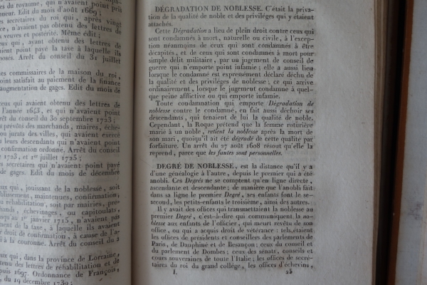 Héraldique : dictionnaire universel de la noblesse de France par Courcelles - 1820