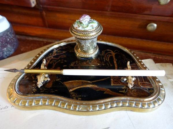 Louis XV style lacquer, bronze and porcelain inkwell, 19th century