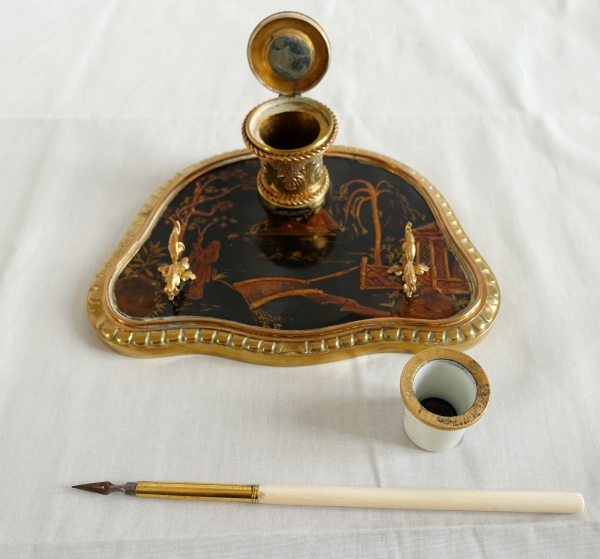 Louis XV style lacquer, bronze and porcelain inkwell, 19th century