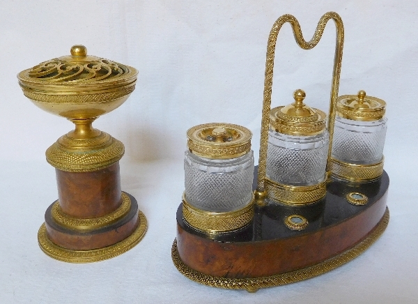 Encrier en acajou et bronze doré, garniture de cristal du Creusot, époque Restauration